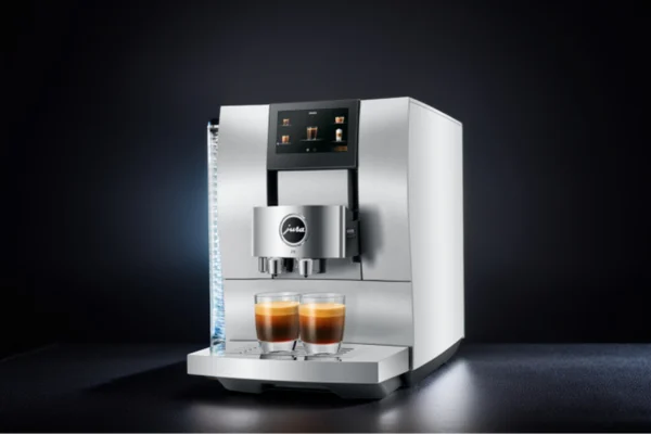 The Jura's Z10 cool milk foam feature allows you to make ice